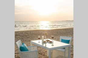 Grand Florida Beachfront Condo Resort Pattaya
